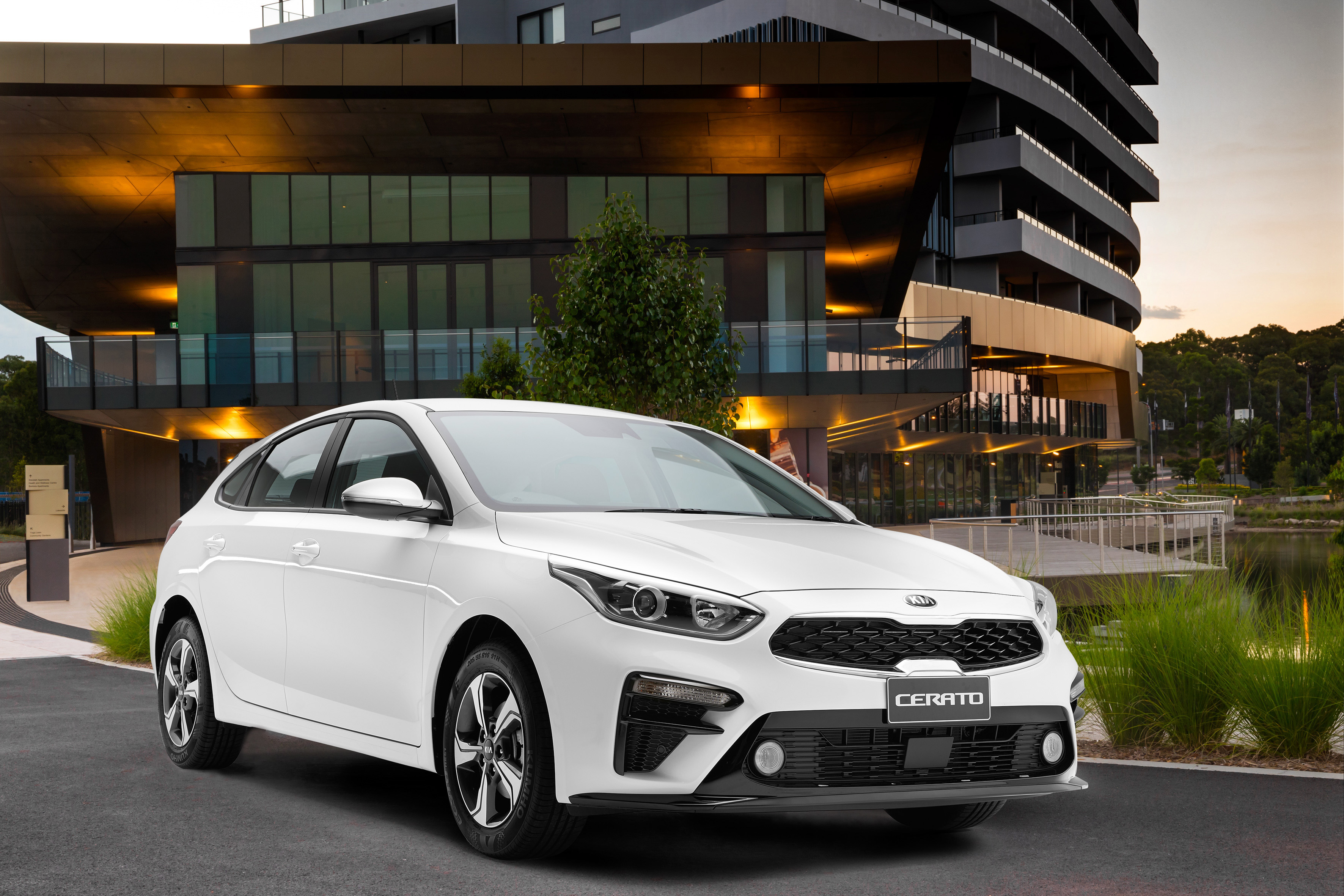 Kia introduces sharply priced Cerato hatch